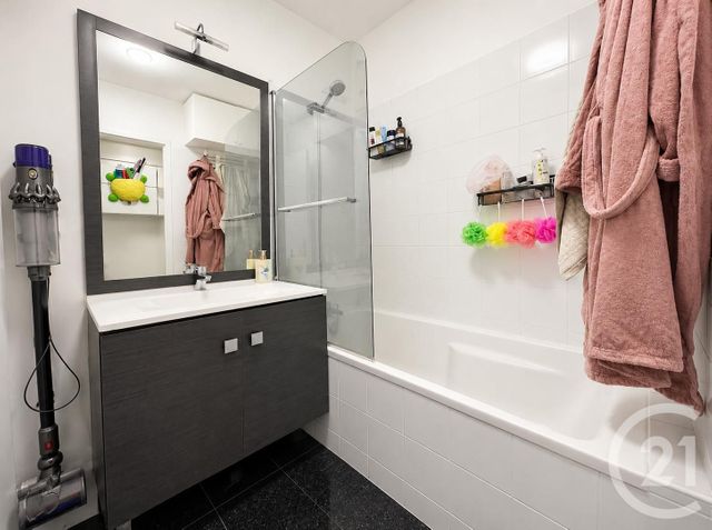 Appartement F4 à vendre - 4 pièces - 71.0 m2 - GARGES LES GONESSE - 95 - ILE-DE-FRANCE - Century 21 Stalingrad