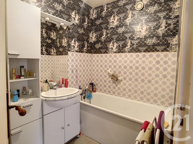 appartement à vendre - 4 pièces - 85.98 m2 - GARGES LES GONESSE - 95 - ILE-DE-FRANCE - Century 21 Stalingrad appartement à vendre - 4 pièces - 85.98 m2 - GARGES LES GONESSE - 95 - ILE-DE-FRANCE - Century 21 Stalingrad