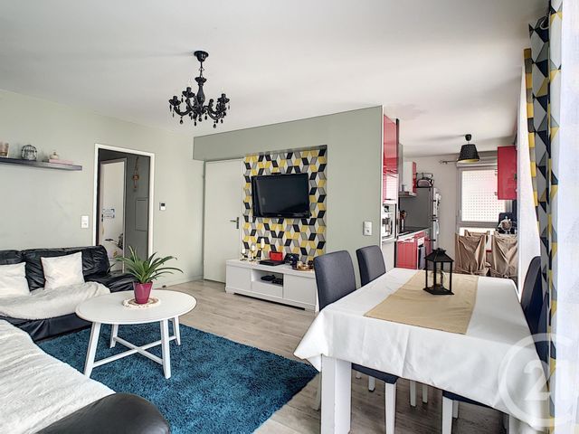 Afficher la photo en grand Appartement F4 à vendre - 4 pièces - 71.72 m2 - GARGES LES GONESSE - 95 - ILE-DE-FRANCE - Century 21 Stalingrad