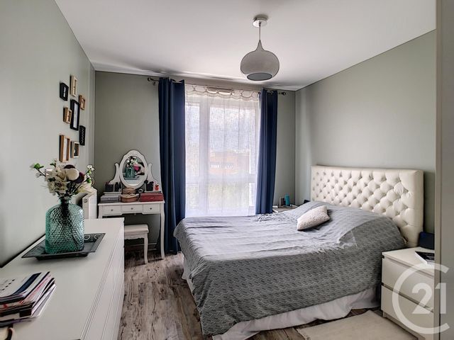 Afficher la photo en grand Appartement F4 à vendre - 4 pièces - 71.72 m2 - GARGES LES GONESSE - 95 - ILE-DE-FRANCE - Century 21 Stalingrad