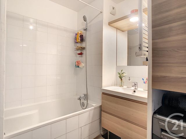 Afficher la photo en grand Appartement F4 à vendre - 4 pièces - 71.72 m2 - GARGES LES GONESSE - 95 - ILE-DE-FRANCE - Century 21 Stalingrad