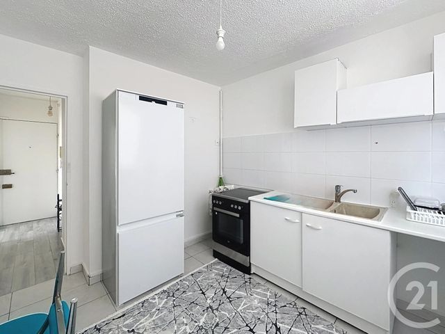 Appartement T2 à vendre - 2 pièces - 39.7 m2 - GARGES LES GONESSE - 95 - ILE-DE-FRANCE - Century 21 Stalingrad