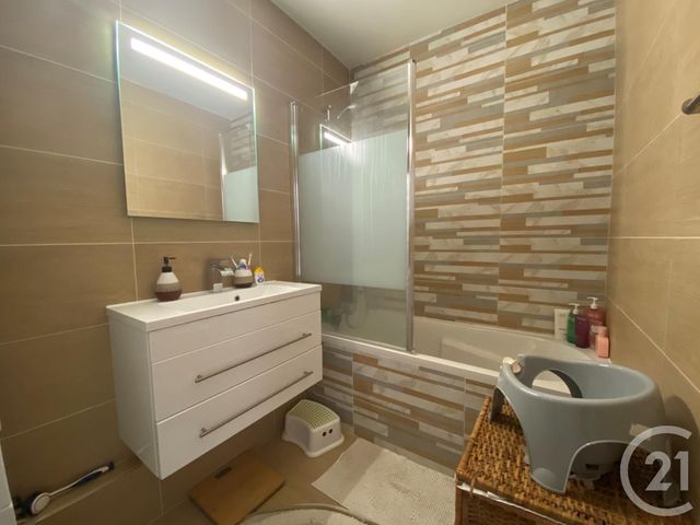 Appartement F4 à vendre - 4 pièces - 80.0 m2 - GARGES LES GONESSE - 95 - ILE-DE-FRANCE - Century 21 Stalingrad