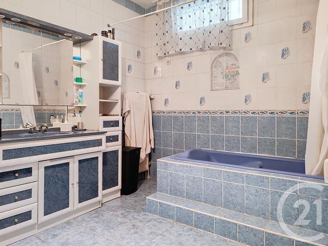 maison à vendre - 7 pièces - 177.61 m2 - GARGES LES GONESSE - 95 - ILE-DE-FRANCE - Century 21 Stalingrad