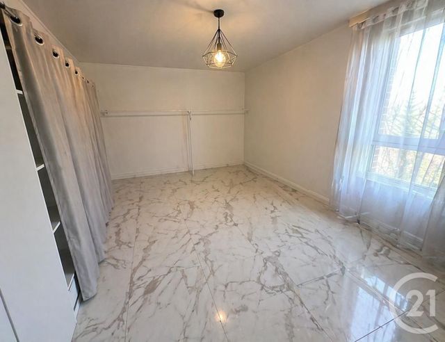 Appartement F4 à vendre - 4 pièces - 80.06 m2 - GARGES LES GONESSE - 95 - ILE-DE-FRANCE - Century 21 Stalingrad