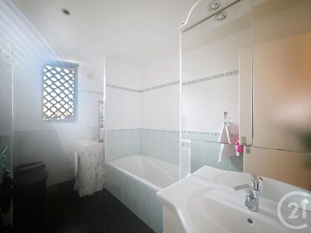 Appartement à vendre - 5 pièces - 90.57 m2 - GARGES LES GONESSE - 95 - ILE-DE-FRANCE - Century 21 Stalingrad