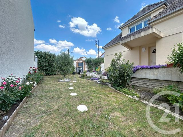 maison à vendre - 6 pièces - 148.72 m2 - GARGES LES GONESSE - 95 - ILE-DE-FRANCE - Century 21 Stalingrad