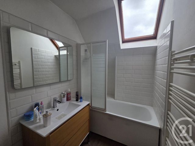 Appartement à vendre - 5 pièces - 103.78 m2 - GARGES LES GONESSE - 95 - ILE-DE-FRANCE - Century 21 Stalingrad