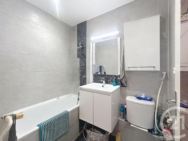 Appartement F2 à vendre - 2 pièces - 43.38 m2 - GARGES LES GONESSE - 95 - ILE-DE-FRANCE - Century 21 Stalingrad