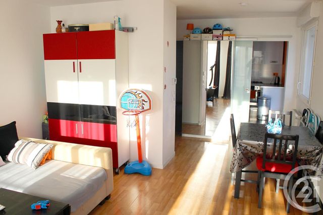 Appartement F4 à vendre - 4 pièces - 74.15 m2 - GARGES LES GONESSE - 95 - ILE-DE-FRANCE - Century 21 Stalingrad