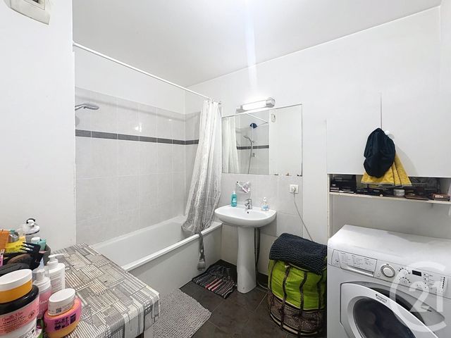 Appartement à vendre - 4 pièces - 81.68 m2 - GARGES LES GONESSE - 95 - ILE-DE-FRANCE - Century 21 Stalingrad