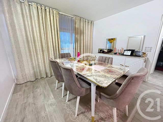 Appartement F5 à vendre - 5 pièces - 85.47 m2 - GARGES LES GONESSE - 95 - ILE-DE-FRANCE - Century 21 Stalingrad