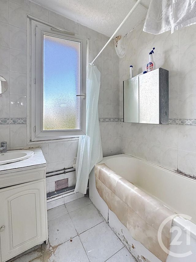 Appartement F4 à vendre - 4 pièces - 64.11 m2 - GARGES LES GONESSE - 95 - ILE-DE-FRANCE - Century 21 Stalingrad