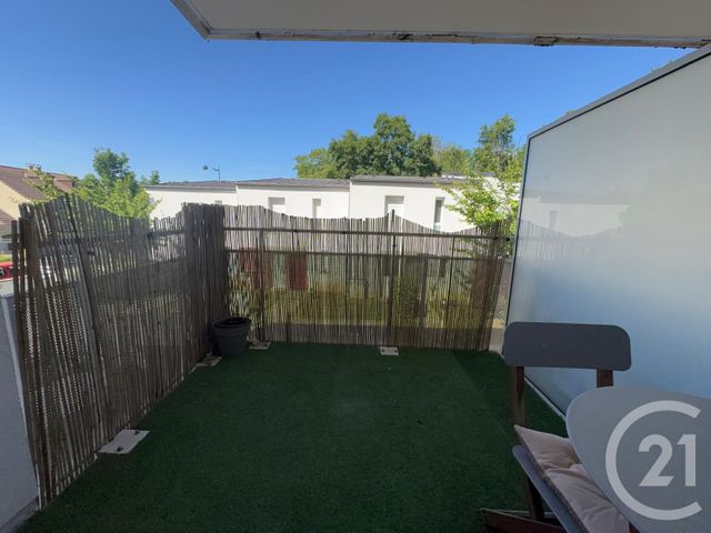 Appartement F2 à vendre - 2 pièces - 38.3 m2 - DUGNY - 93 - ILE-DE-FRANCE - Century 21 Stalingrad