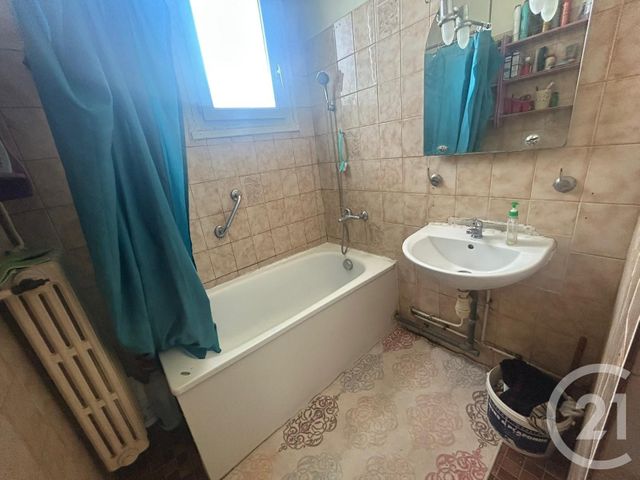 Appartement F4 à vendre - 4 pièces - 64.17 m2 - GARGES LES GONESSE - 95 - ILE-DE-FRANCE - Century 21 Stalingrad