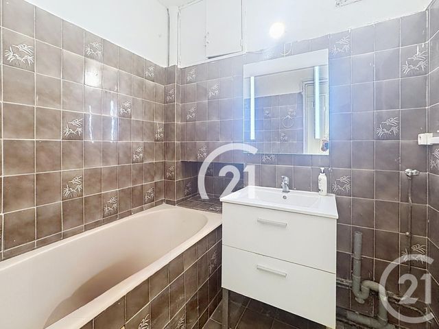 Appartement F4 à vendre - 4 pièces - 61.56 m2 - GARGES LES GONESSE - 95 - ILE-DE-FRANCE - Century 21 Stalingrad